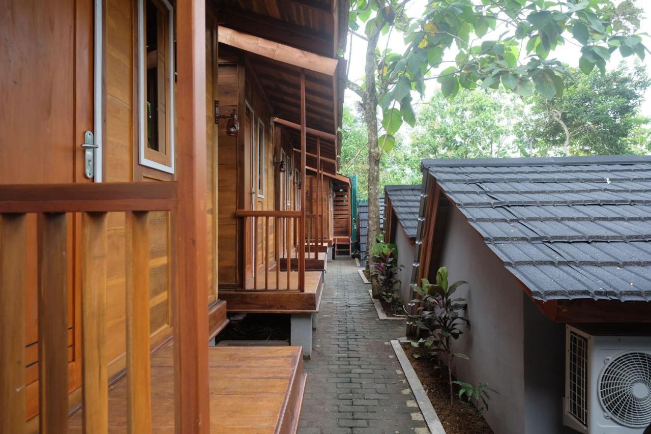 Urbanview Villa Lukulo Kebumen By Reddoorz Bagian luar foto