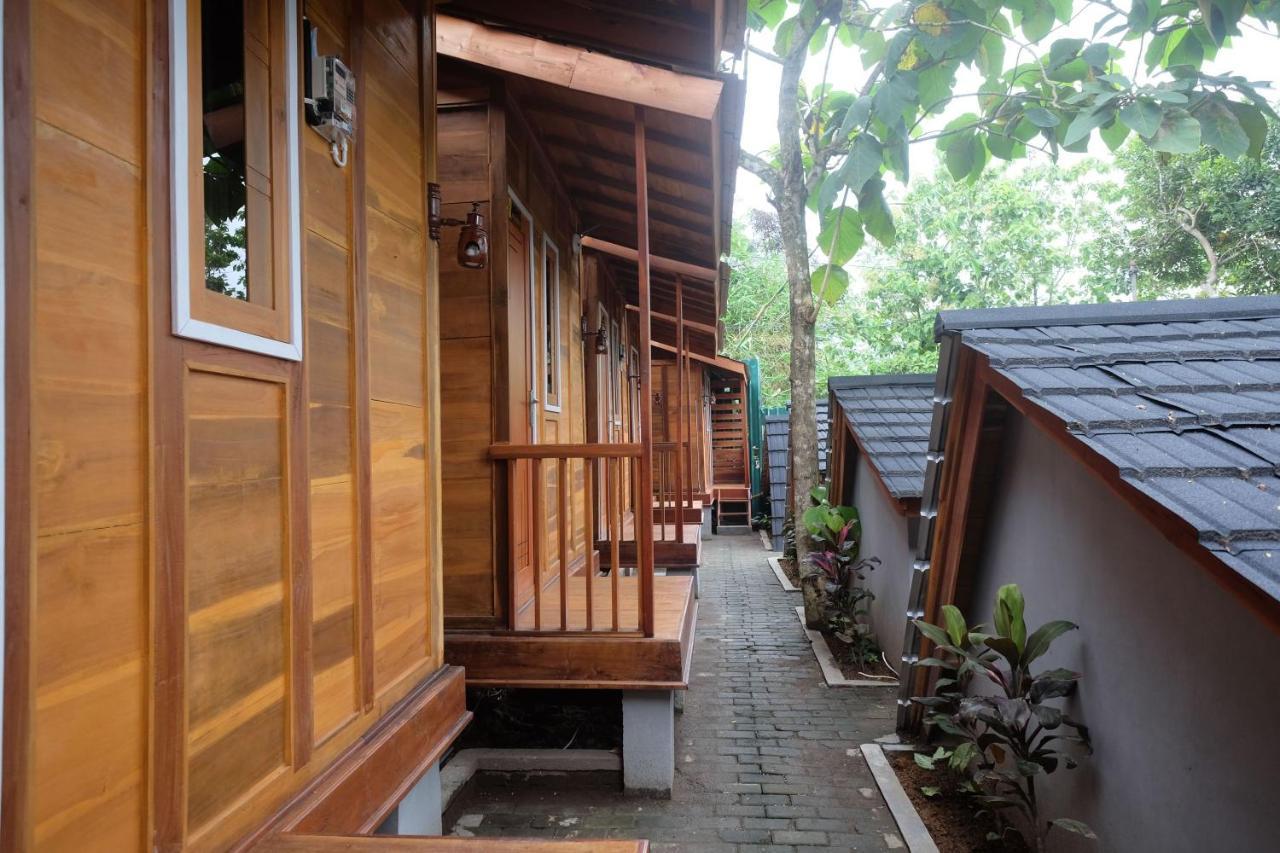 Urbanview Villa Lukulo Kebumen By Reddoorz Bagian luar foto
