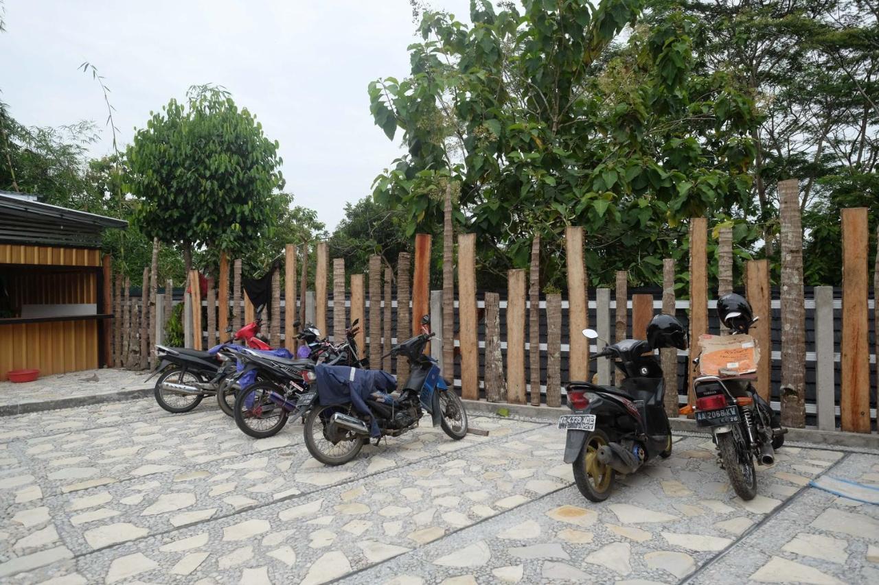 Urbanview Villa Lukulo Kebumen By Reddoorz Bagian luar foto